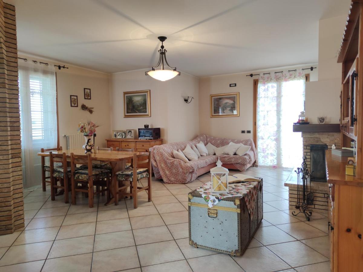 Apartamento Relax In Collina A Due Passi Dal Mare Torriana Exterior foto