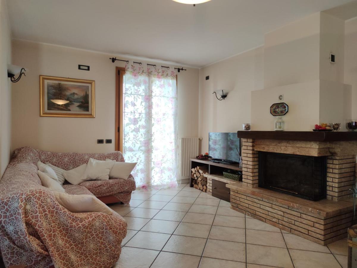 Apartamento Relax In Collina A Due Passi Dal Mare Torriana Exterior foto