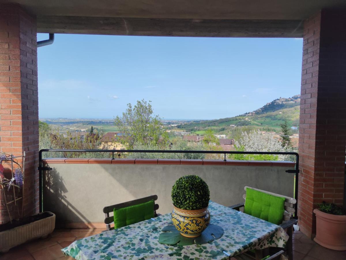 Apartamento Relax In Collina A Due Passi Dal Mare Torriana Exterior foto