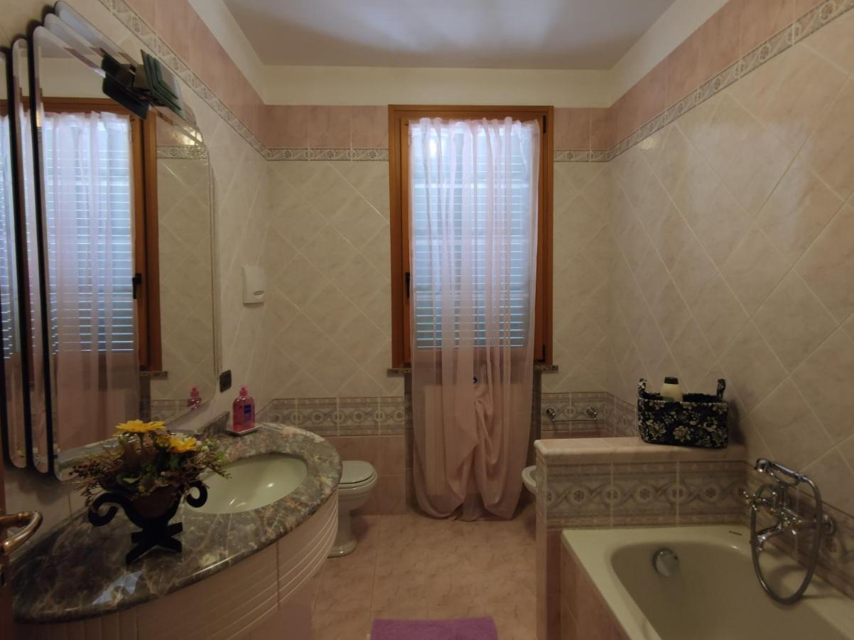 Apartamento Relax In Collina A Due Passi Dal Mare Torriana Exterior foto