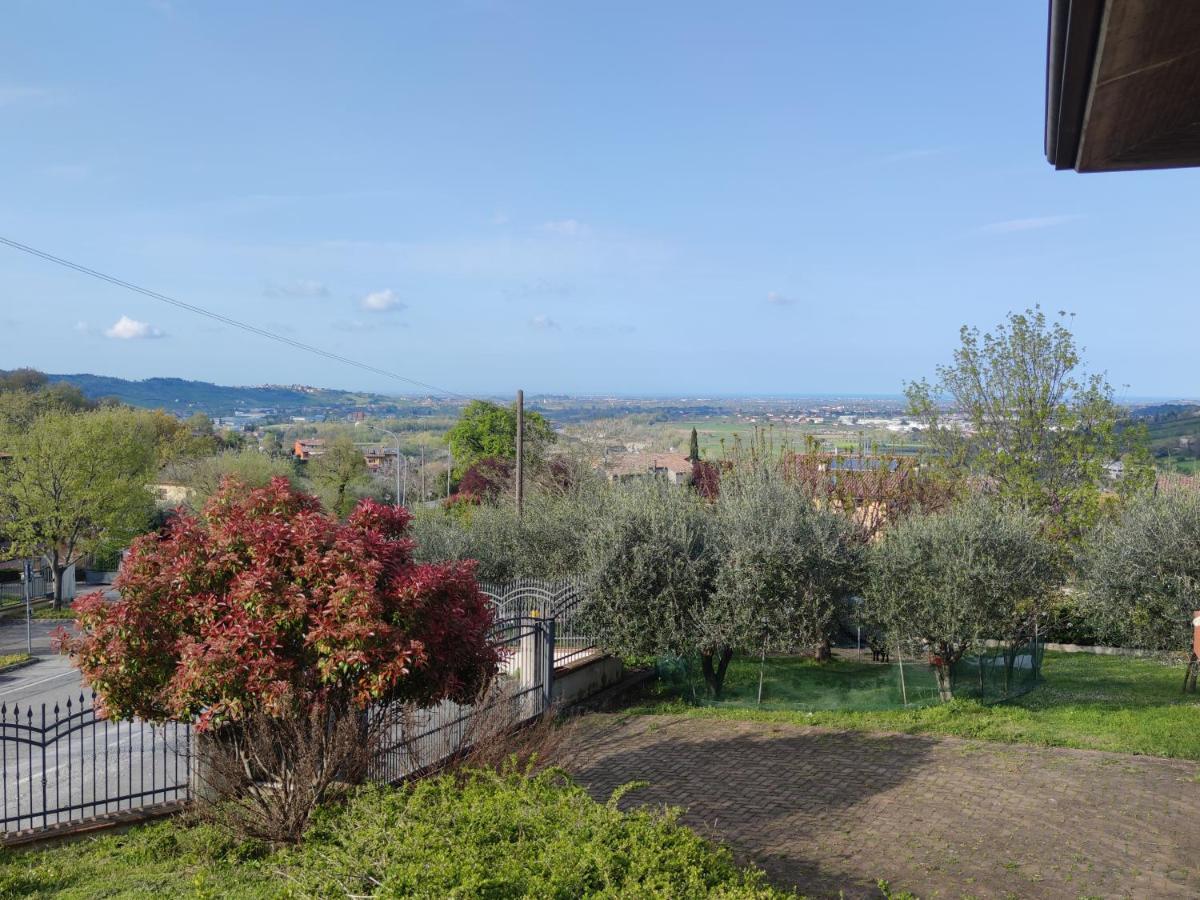 Apartamento Relax In Collina A Due Passi Dal Mare Torriana Exterior foto